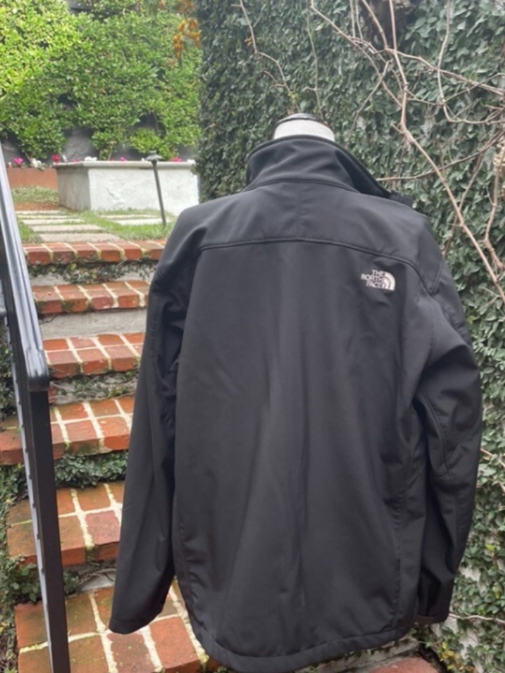 The North Face Dark Gray Jkt W/ Logo✨🩶🖤